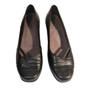 Clarks Women Shoes Size 8 Color Black Slip On